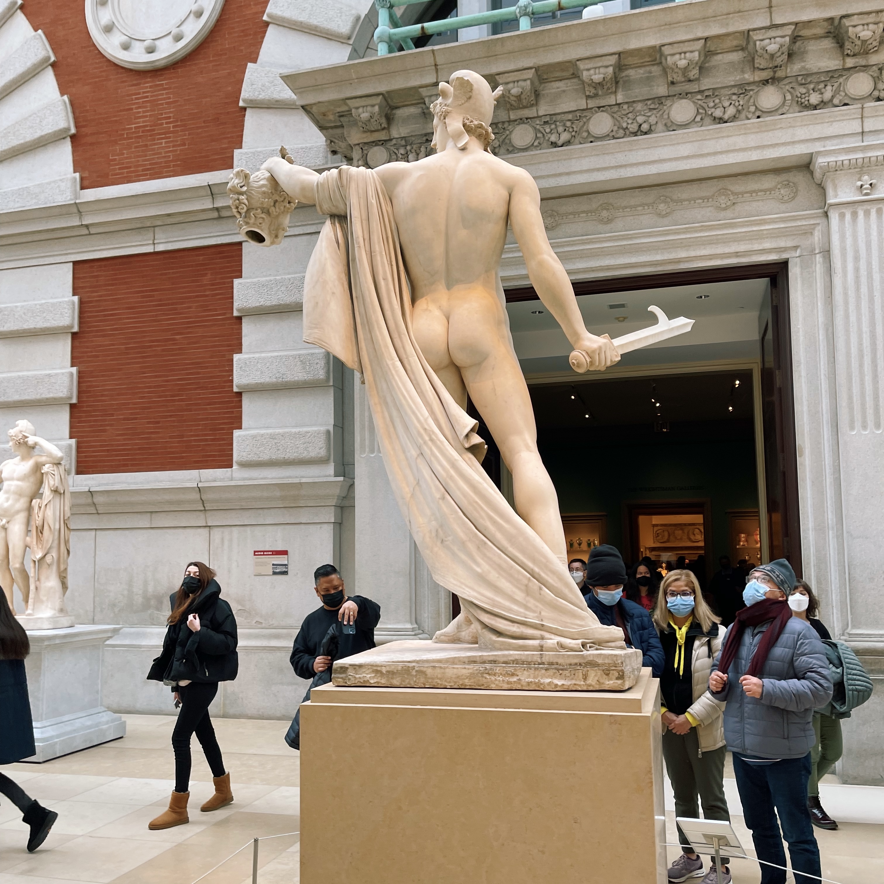 a picture of a statue